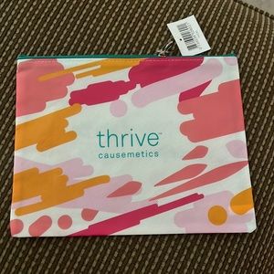 NWT Thrive Cosmetics bag